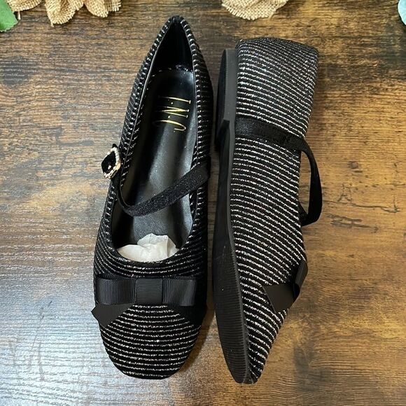 INC International Concepts Little Girls London Bow Flat 2M - Picture 2 of 6